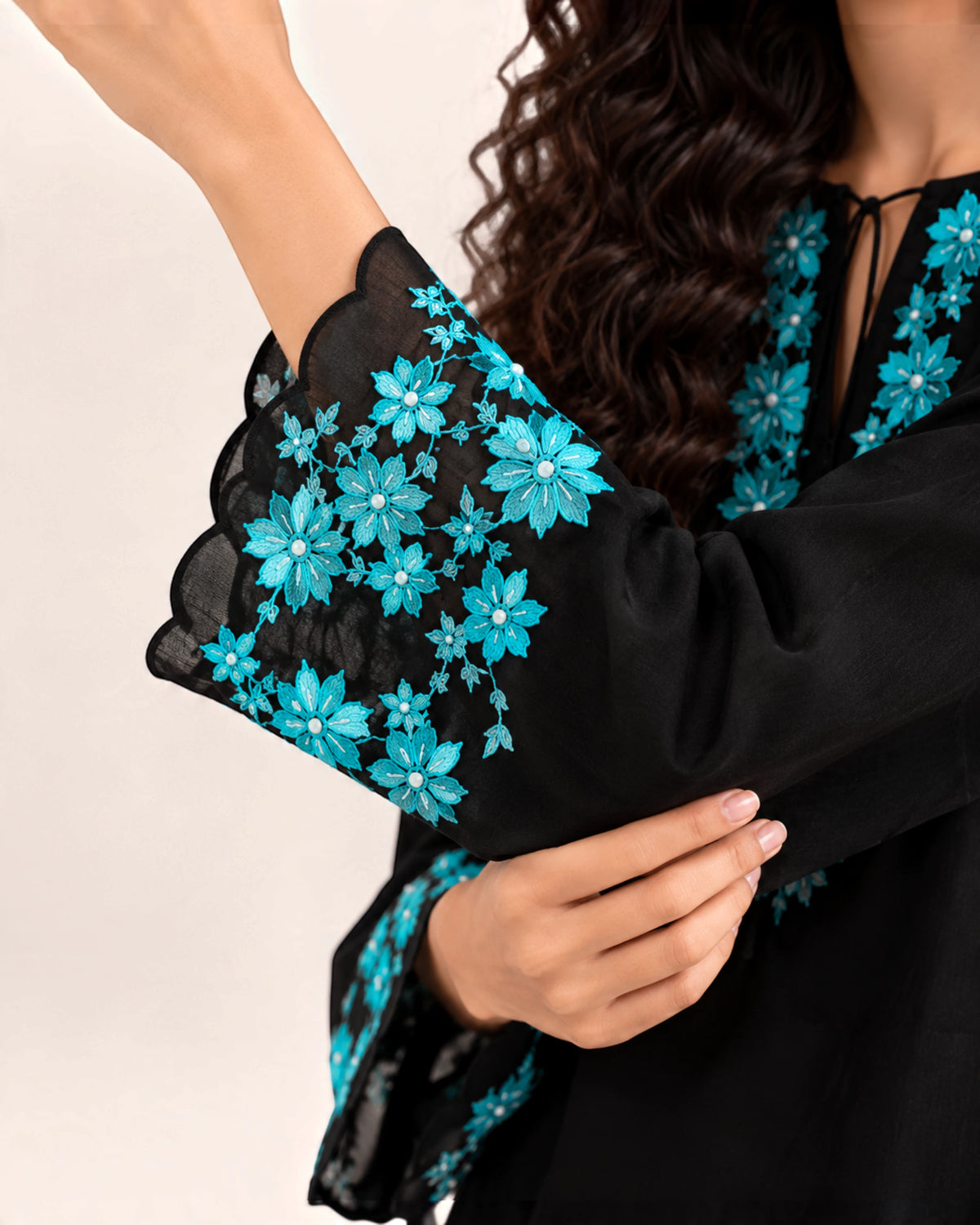 Feroza by Alakh Nagri – image 3